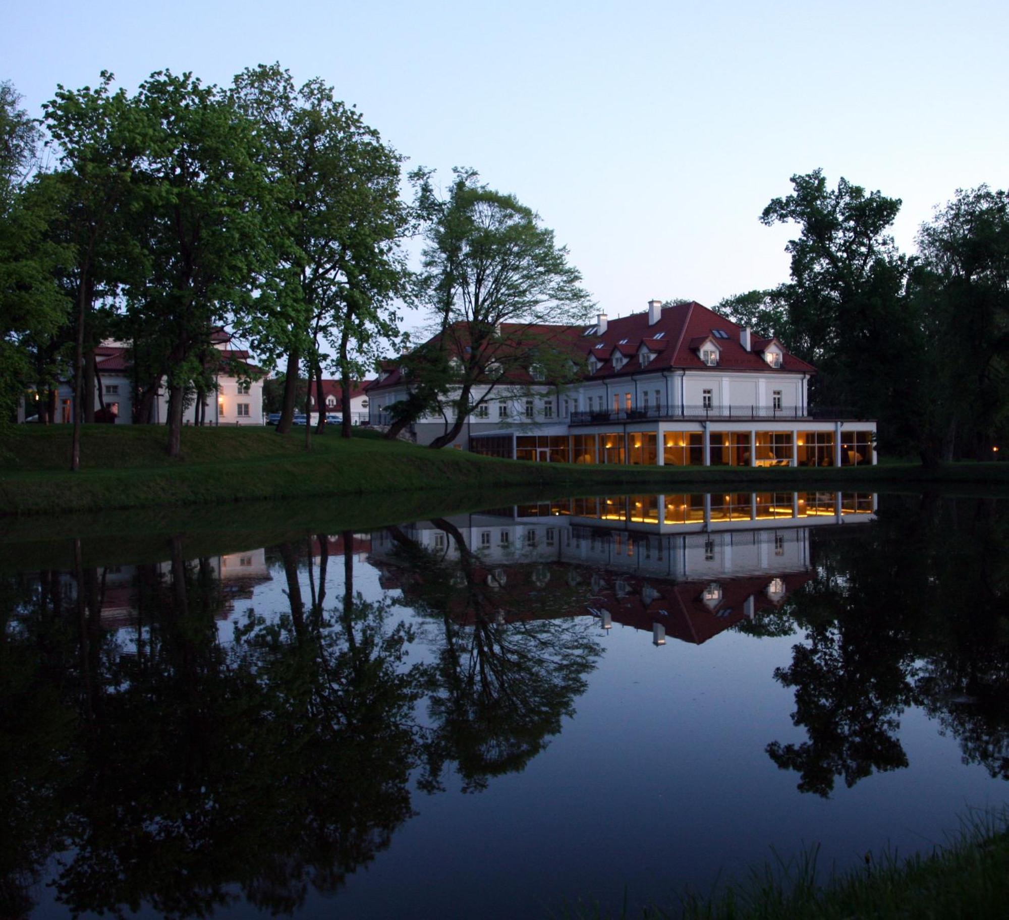 Palac Zelechow Spa & Wellness ภายนอก รูปภาพ