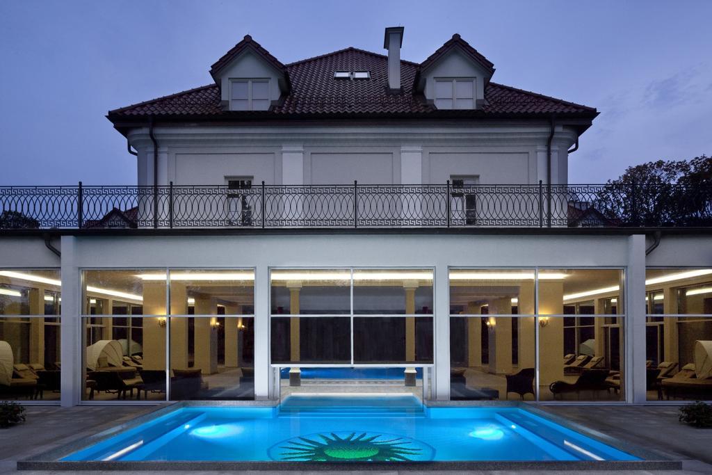 Palac Zelechow Spa & Wellness ภายนอก รูปภาพ