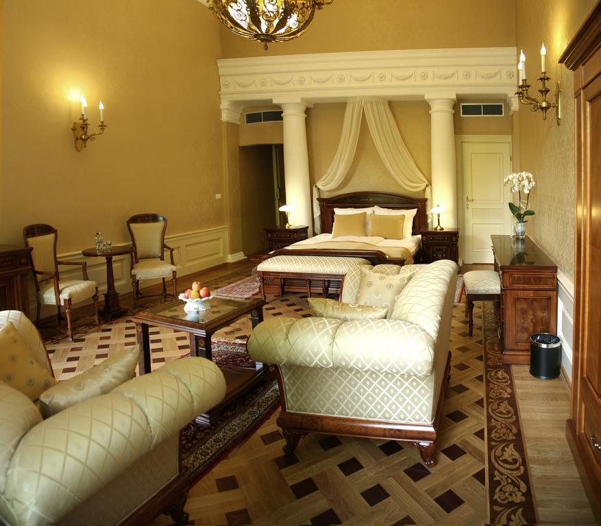 Palac Zelechow Spa & Wellness ภายนอก รูปภาพ